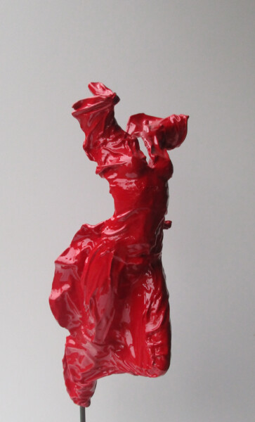 femme - sculpture  65 cm - résine rouge